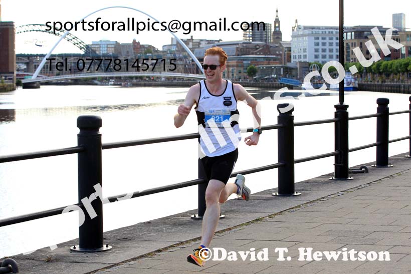The 2022 Bridges of the Tyne 5 Mile (organised Tyne Bridge Harriers), Quayside, Newcastle, Tuesday, July 5th. Photo: David T. Hewitson/Sports for All Pics